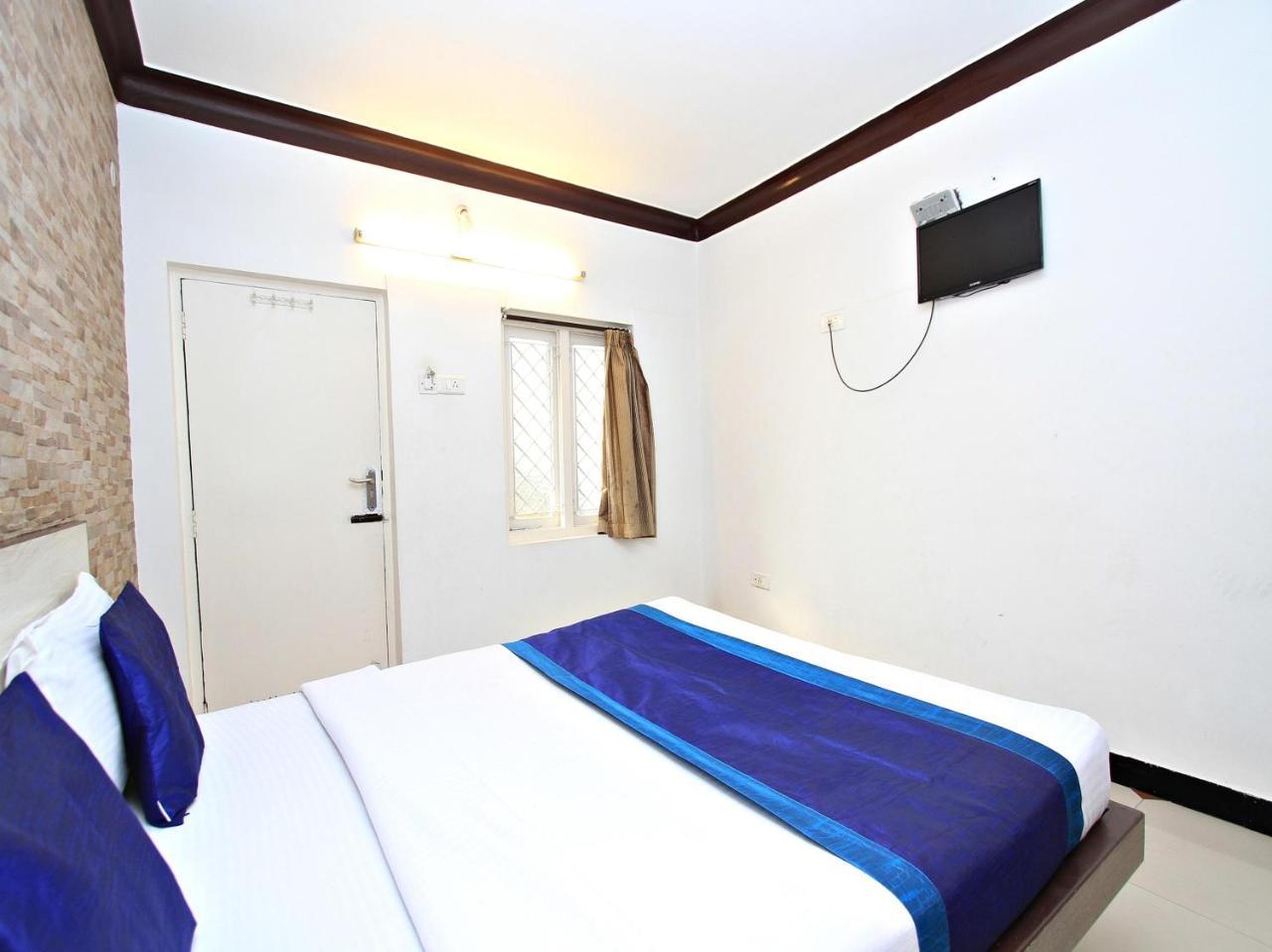 Hotel Pratham International Уті Екстер'єр фото